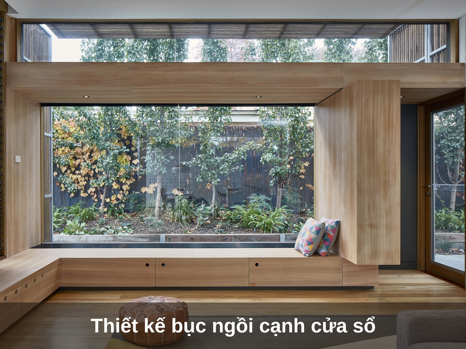 Thiet ke buc ngoi canh cua so