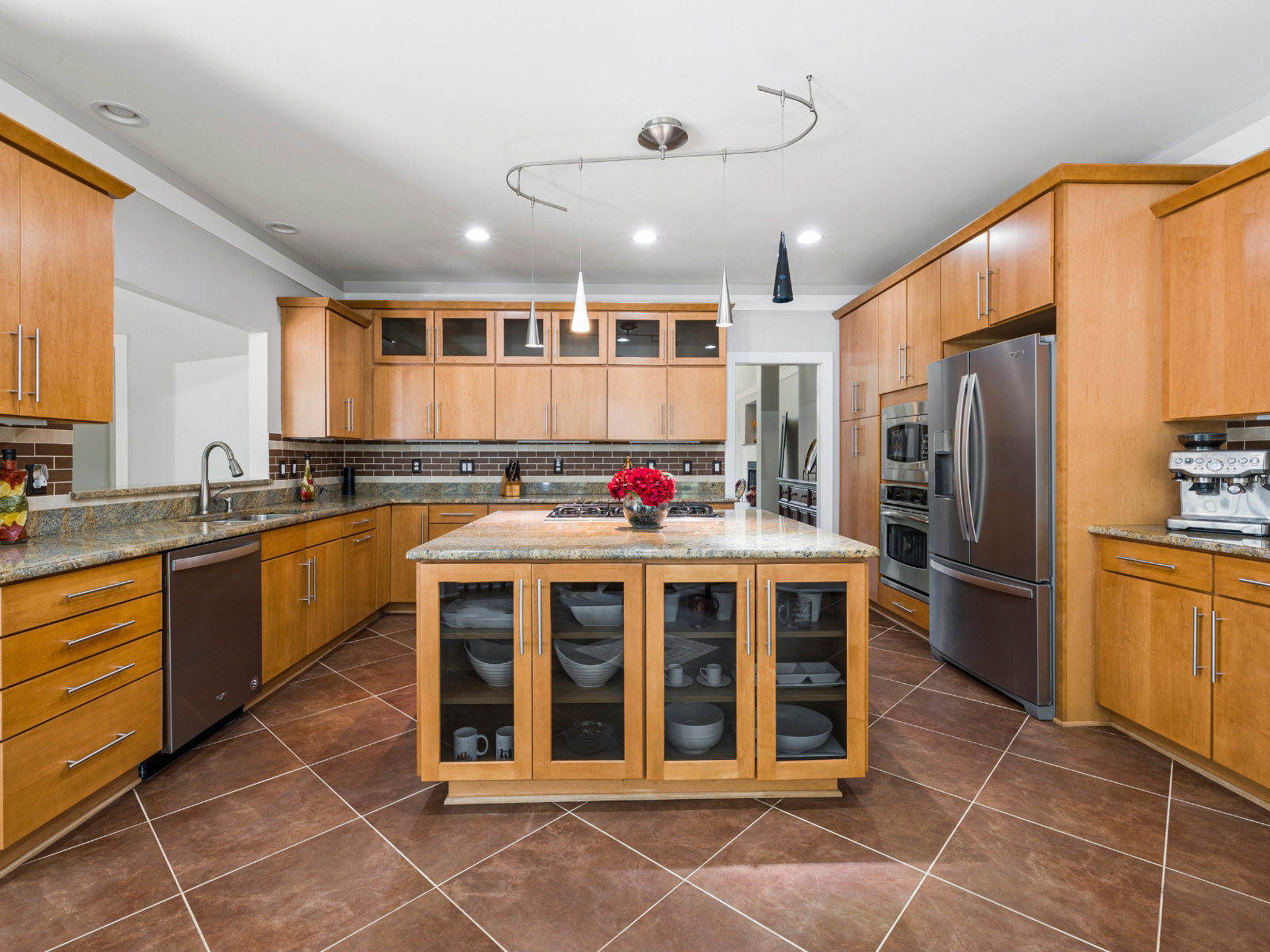 thiet ke phong bep nha pho biet thu